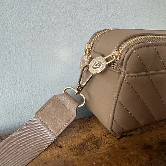 Valentino Orlandi Beige Quilted Crossbody Bag Dual Compartment NWT - Picture 2 of 10